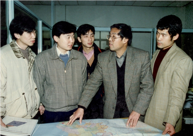 楊老師在指導(dǎo)學(xué)業(yè)